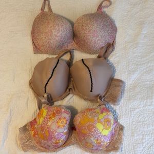 VICTORIA’S SECRET NWOT BRAS